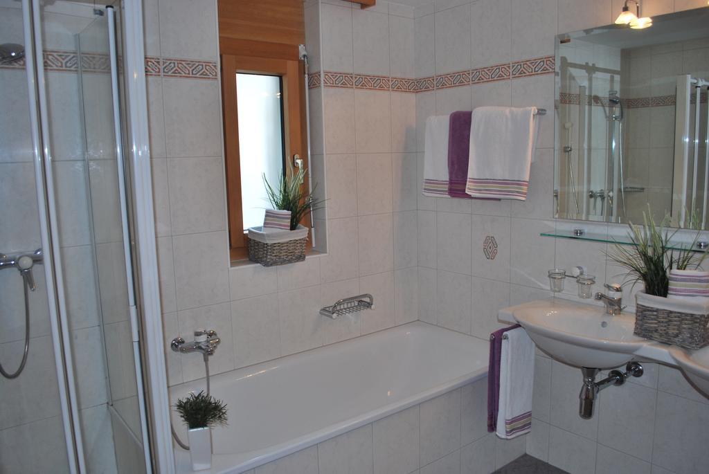 Aquarell Apartments Saas-Grund Bilik gambar